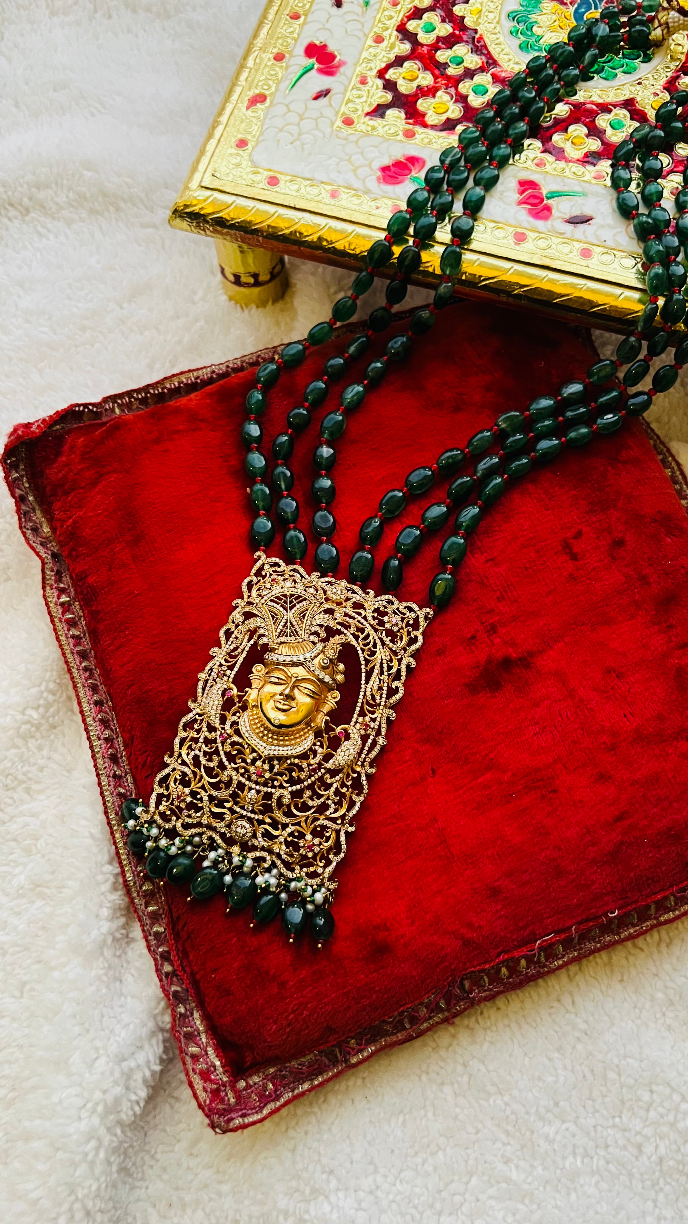 Jewels Designer Green Color Glass Beads necklace